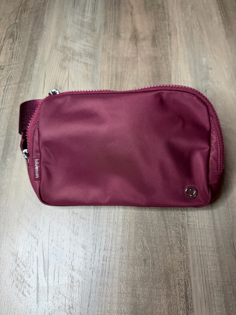 RARE NWOT Lululemon Everywhere Crossbody 2L *Garnett*❣️